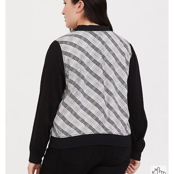 Torrid BLACK PLAID TWILL BOMBER‎ JACKET - Picture 3 of 6